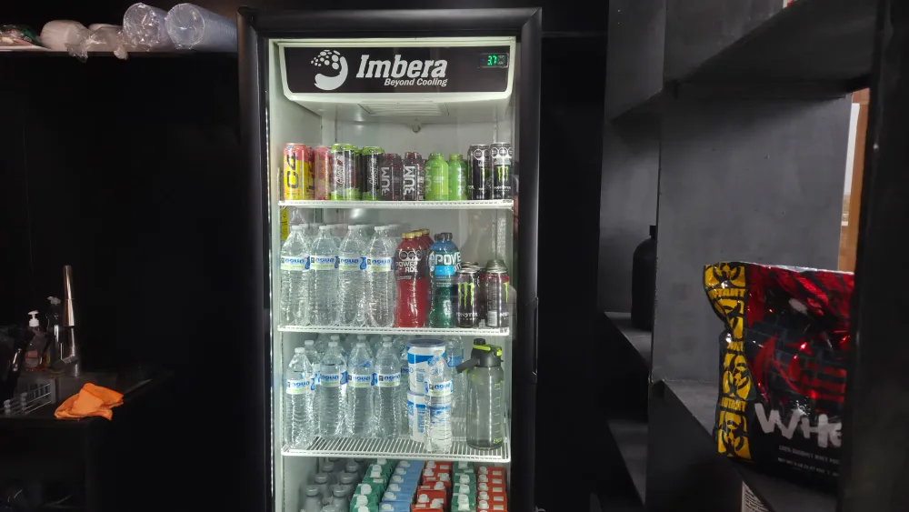 Refri siempre frío: energéticas, agua y electrolitos